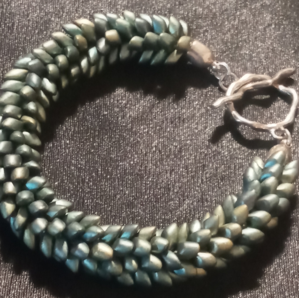 Beaded bracelet toggle clasp iridescent green and blue